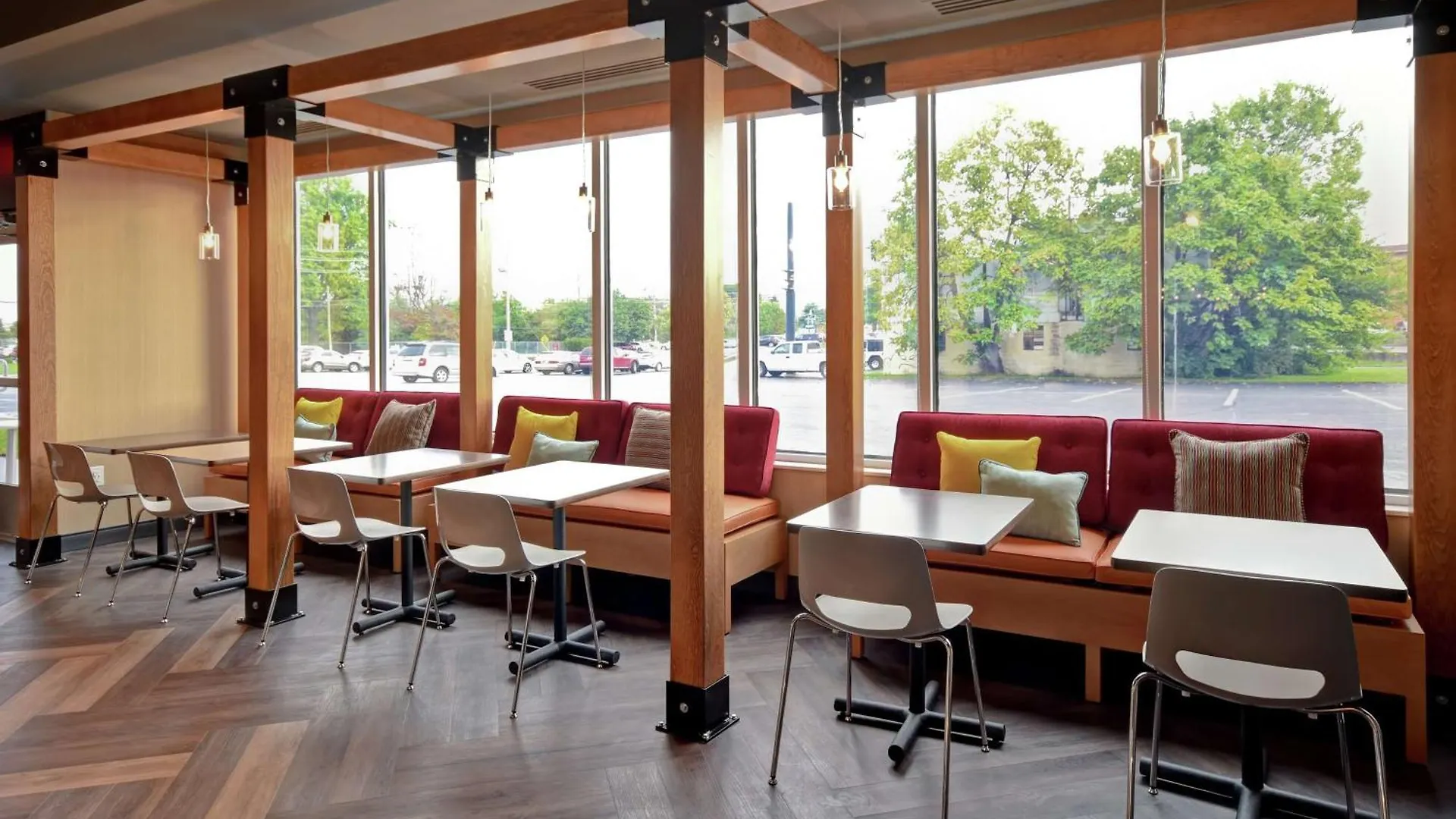 *** Hotel Tru By Hilton Louisville Airport United States